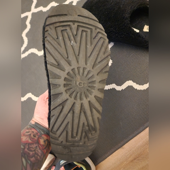 Ugg platform slip ons - Picture 3 of 3